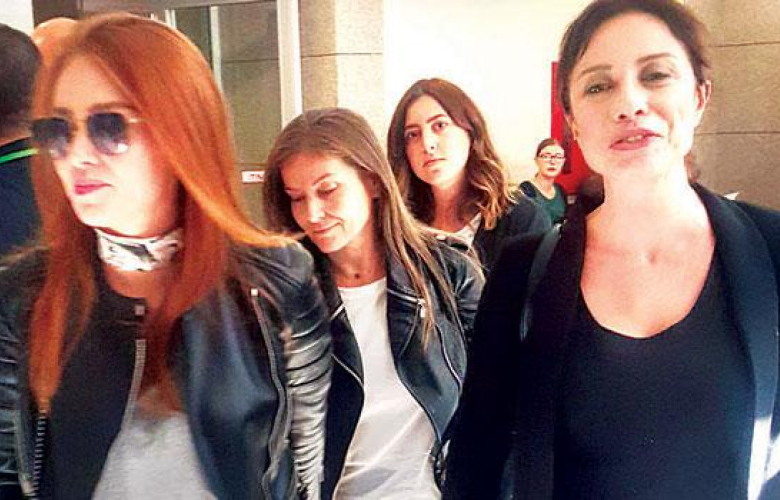 Elçin Sangu'nun annesi: Kızımın istikbalini engelledi