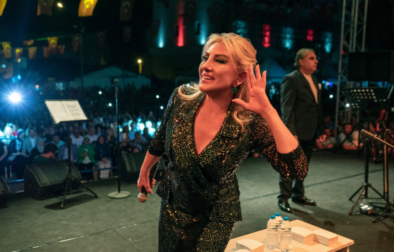  Kınık meydanı doldu taştı 