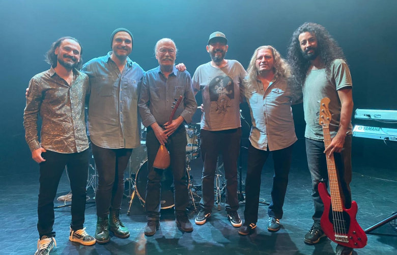 Selvi Boylum Al Yazmalım’a Rock Versiyon