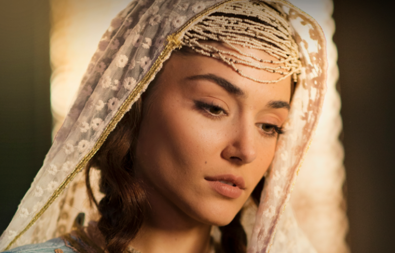 Hande Erçel'den ilk sinema filmi