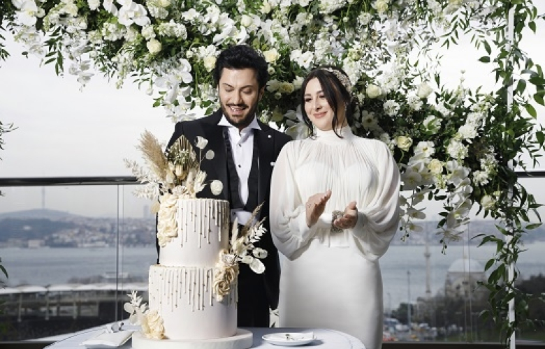 YASEMİN SAKALLIOĞLU VE BURAK YIRTAR NİKAH MASASINA OTURDU!