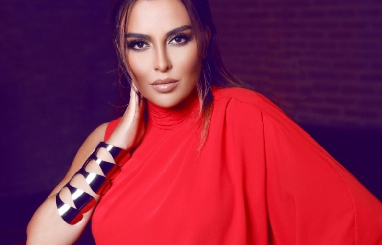 Aslı Hünel'den bol photoshoplu fotoğraflarla yeni şarkı: AYARSIZIM