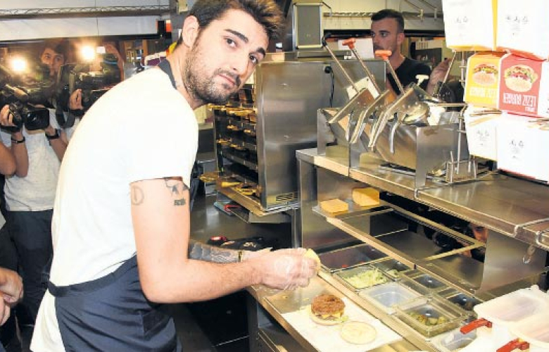 Kebapçı babanın hamburgerci oğlu!
