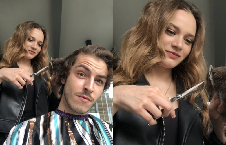 Rol arkadaşının saçlarını kesti