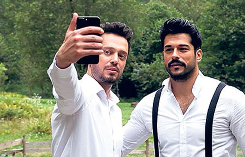 Murat Boz ve Burak Özçivit’ten Çamlıhemşin selfie'si