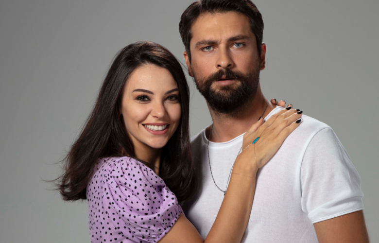 Tuvana Türkay ve Onur Tuna "Ağır Romantik" ile geliyorlar
