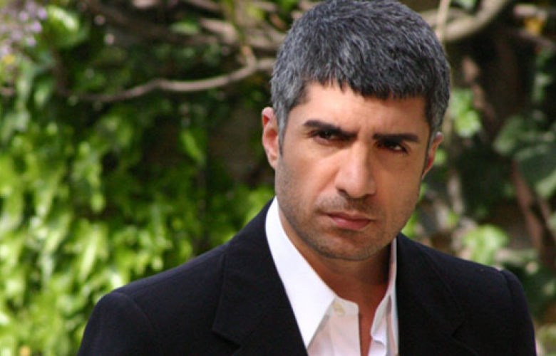 Özcan Deniz ne yapacağını şaşırdı!