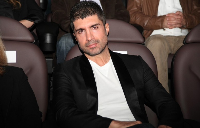 Özcan Deniz: Eşlerinizi de getirin