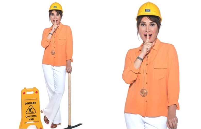 Her köşeden şaka çıkabilir! Demet Akbağ tam 47 kişiyi şakaladı! 