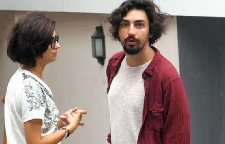 Tuba Büyüküstün ve Umut Evirgen'den rezervasyonlu ilişki!