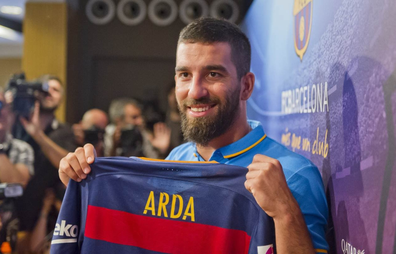 Arda Turan striptiz kulübünü kapattı!