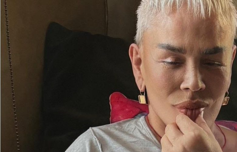 SEZEN AKSU’DAN YENİ ALBÜM “BİZ DE YENİDEN BAŞLARIZ”