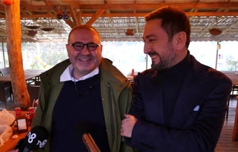 Şafak Sezer'den Hülya Avşar'ın ''Simit'' çıkışına gönderme: Ben zamanında simit bulamayıp kolumu yedim
