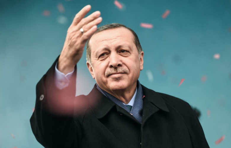 Recep Tayyip Erdoğan yeniden Cumhurbaşkanı. Balkon konuşması Külliye'de